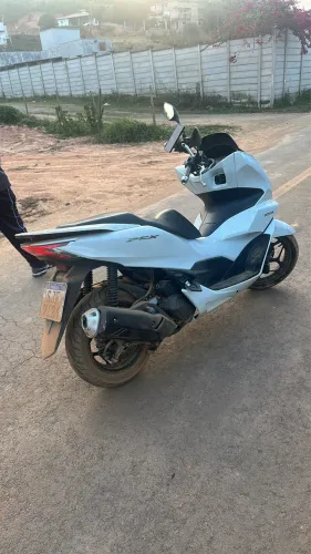 Vendo pcx em ótimo estado de uso 
