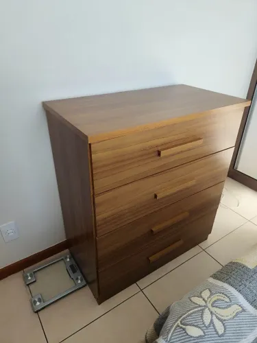 Cômoda 4 gavetas