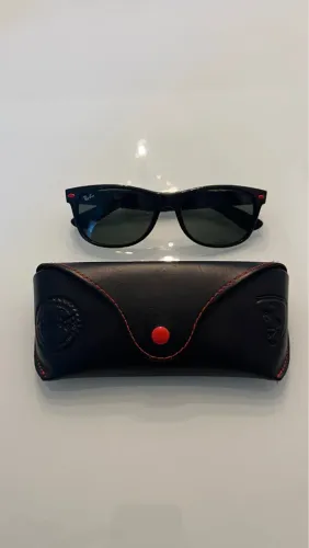 Óculos de sol Ray Ban x Ferrari original ( pouquissimo usado ) 