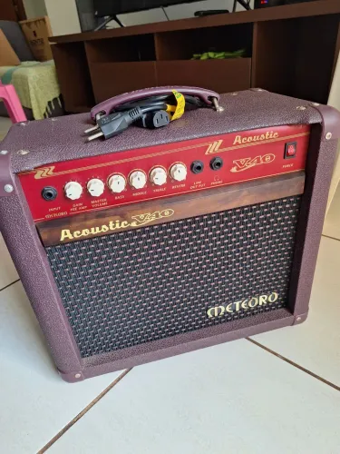 Amplificador para violão Meteoro V40