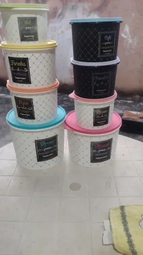 Vendo conjunto latas de condimentos tupperware