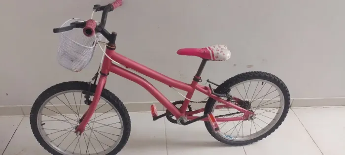 Bicicleta infantil  aro 20( rosa fosco)