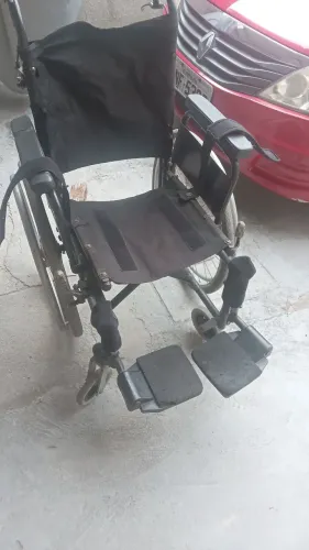 Vende se cadeira de rodas