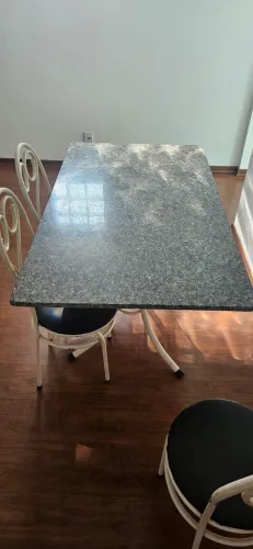Mesa 4 cadeiras 