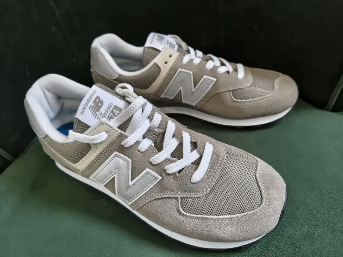 New Balance Classic 574 41.5 BR - Novo. Não acompanha caixa 