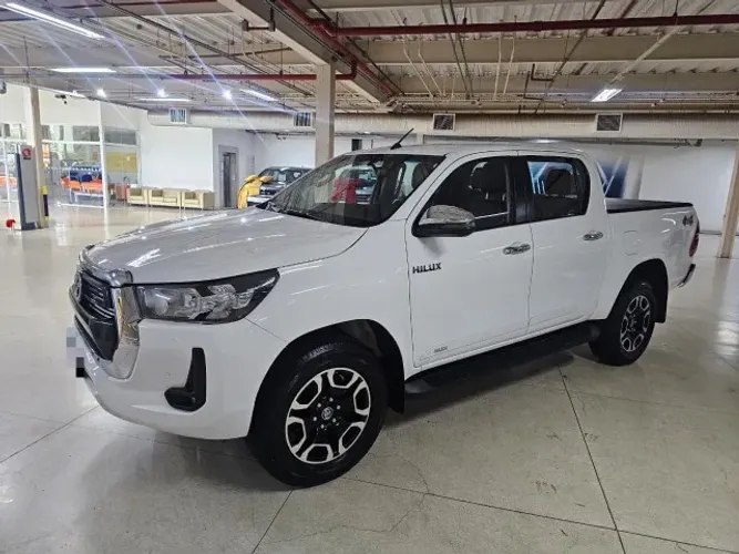 Toyota Hilux CD SRV 4X4 2.8 TDI Diesel Aut. 2024