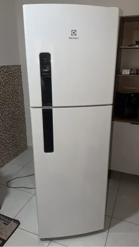 Geladeira com 2 meses de uso e garantia estendida zap *