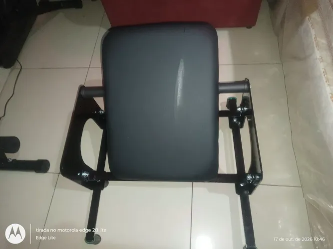 Aparelho de treino, elevação pélvica, aumento de glúteo.