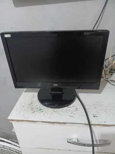 Monitor AOC 15,5" + Cabo VGA