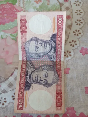 Cédula de dinheiro antigo