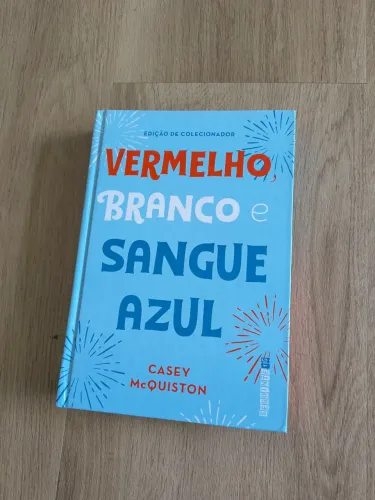 Livro vermelho branco e sangue azul 