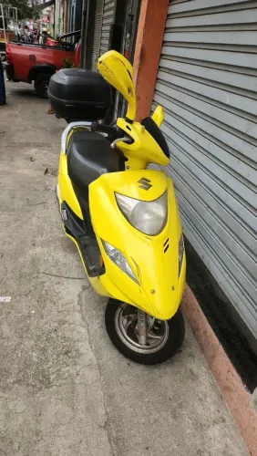 Moto suzuki burgman 125