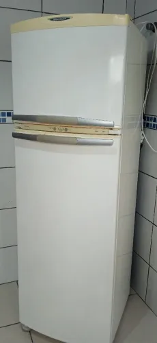 Geladeira Brastemp Frost Free 440 litros gelando perfeitamente