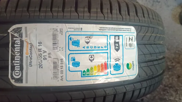 Pneu 205/55/16 NOVO