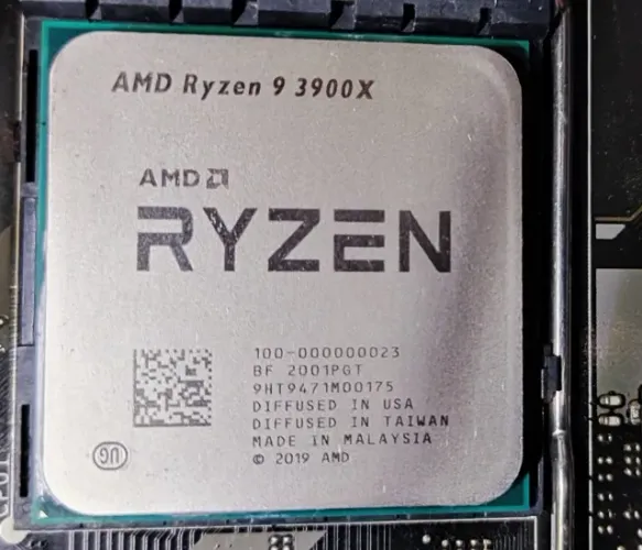 Processador AMD Ryzen 9 3900X 12 núcleos 24 threads AM4 usado sem cooler