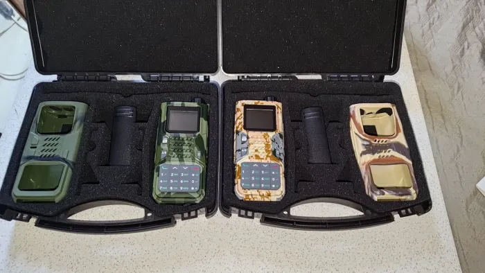 Estou vendendo 8 walkie-talkies da minha coleção; todos são novos e nunca foram usados.