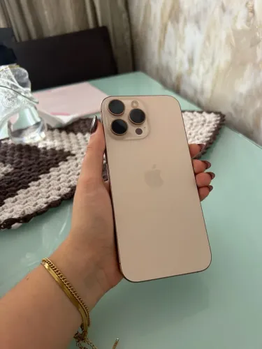 iPhone 16 pro Max 256GB ? Gold