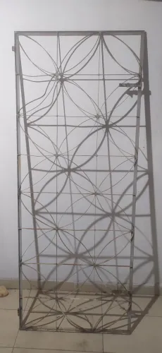 Grade de Porta Semi Nova para Venda em Sapé 