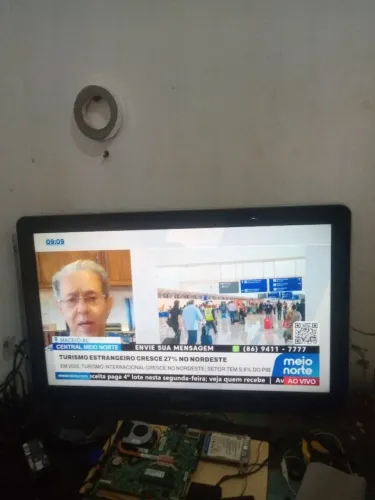 TV PHILIPS LCD 32 NÃO É SMART 