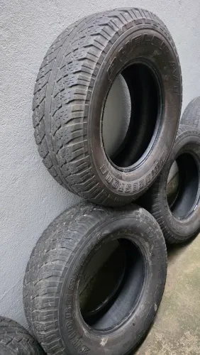 4 pneus Bridgestone Dueler AT 255 70 16 zero