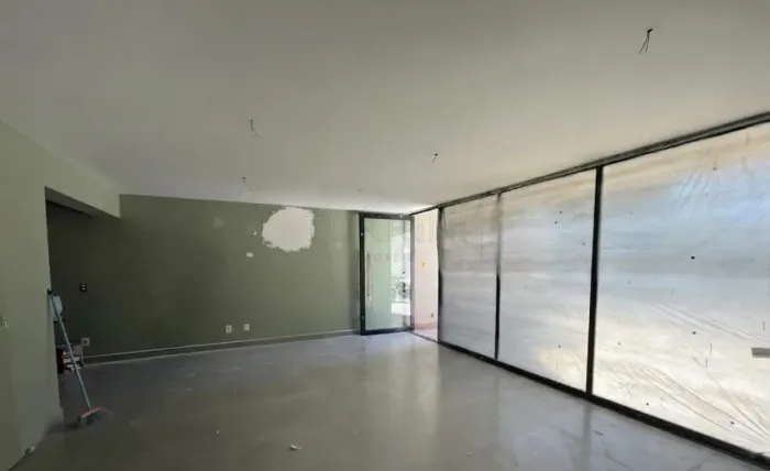 Imóvel comercial com 5 salas para locação no Jardim Estoril em Bauru-SP.