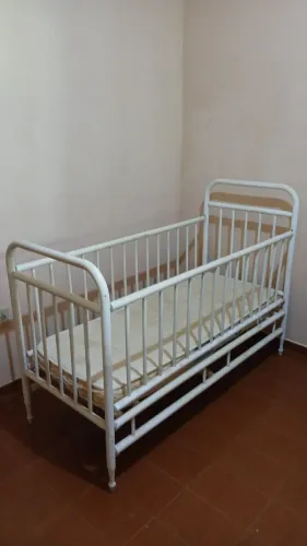 Vendo berço tipo cama patente