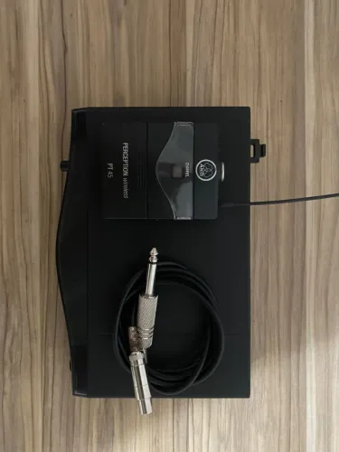 Transmissor de guitarra sem fio AKG Perception Wireless