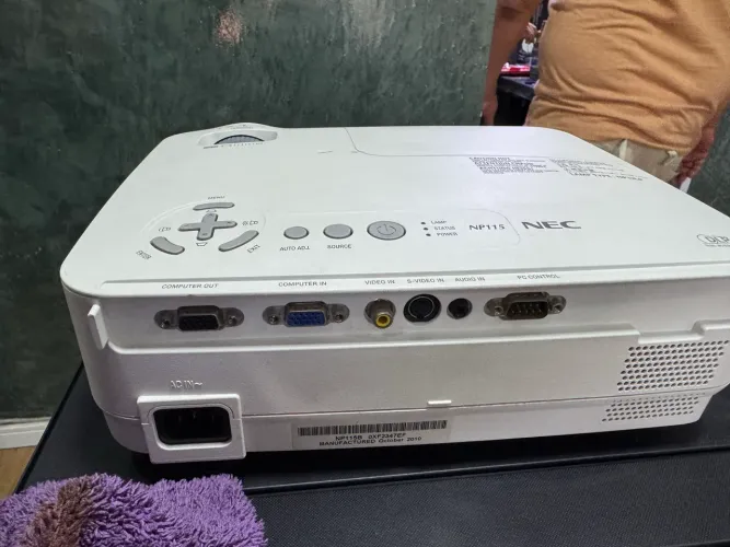 Projetor nec Np115 em perfeitas condições