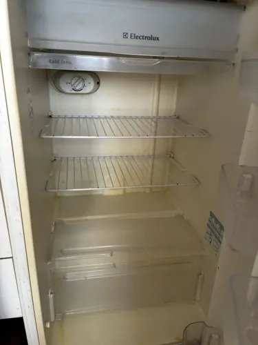 Frigobar usado e funcionando perfeitamente 