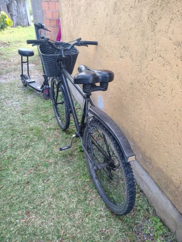 Bicicleta adulto com marcha e cesta