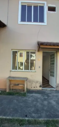 Casa em Condomínio com 2 Quarto(s) e 1 banheiro(s) para Alugar, 55 m² por R$ 800 / Mês