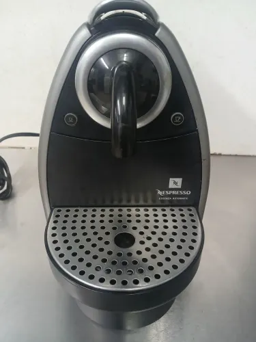 Cafeteira Nespresso Essenza Automatic