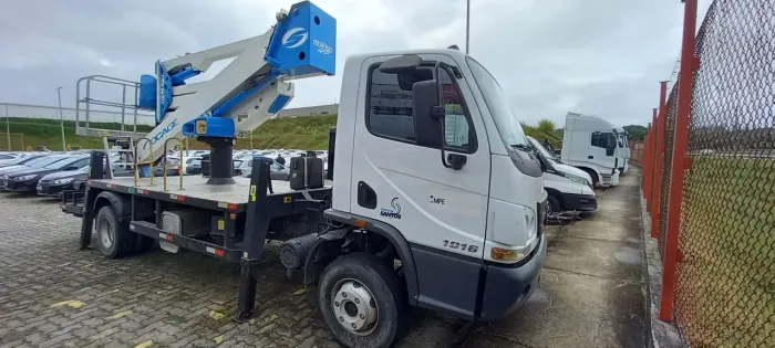MB Accelo 1016 + Plataforma Socage Aérea 24M  Ano 2020