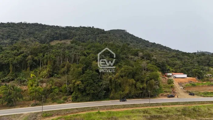 Terreno com Área Total de 32.132m² em Massaranduba, SC