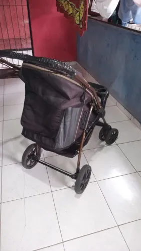 Vendo carrinho de bebê