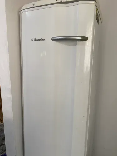 Freezer vertical Eletrolux