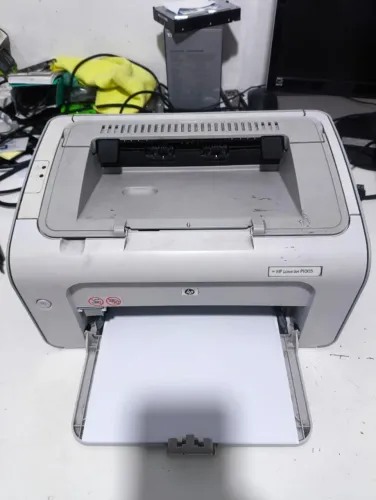 Vendo impressora LaserJet P1005 em perfeito estado 650,00, 12x 62,00 no cartão.
