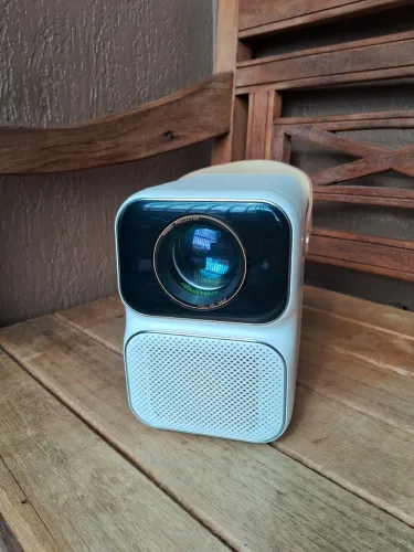 Projetor Wanbo T6 Max - Com falha/para peças