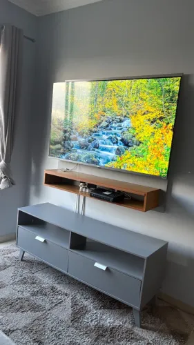 Painel de tv 45 pol com rack