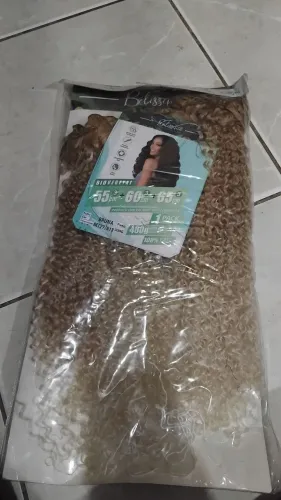 Vende-se esse cabelo.