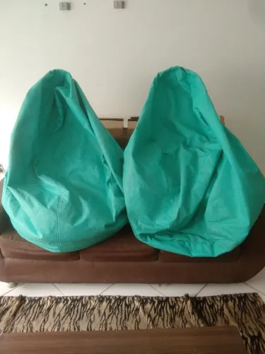 Puf gigante em perfeito estado ( 100,00 cada )