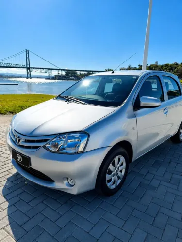 Toyota Etios X 1.3 Flex 16V 5P Mec. 2015