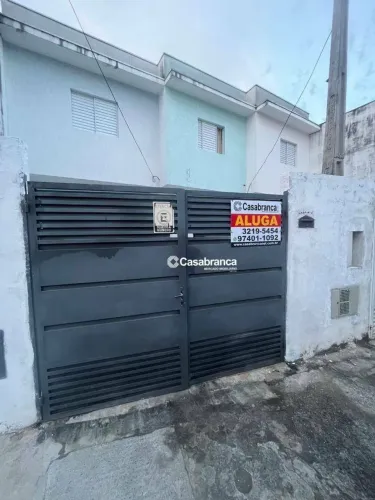 Sobrado com 2 dormitórios para alugar, 68 m² por R$ 1.458,02/mês - Jardim Santa Esmeralda