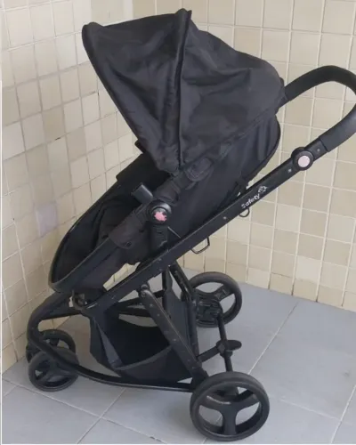 Carrinho Safety 1st Mobi Preto Reversível e Reclina