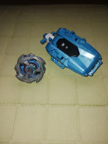 Beyblade x Cobalt dragon 2-60 ciclon