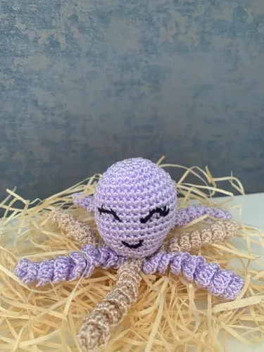 Lindo chaveiro de polvo em amigurumi - cor de preferência.