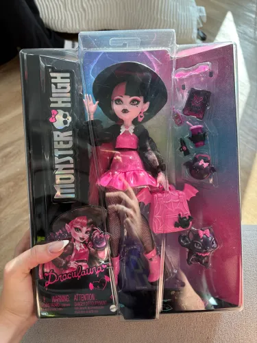 Draculaura G3 lacrada