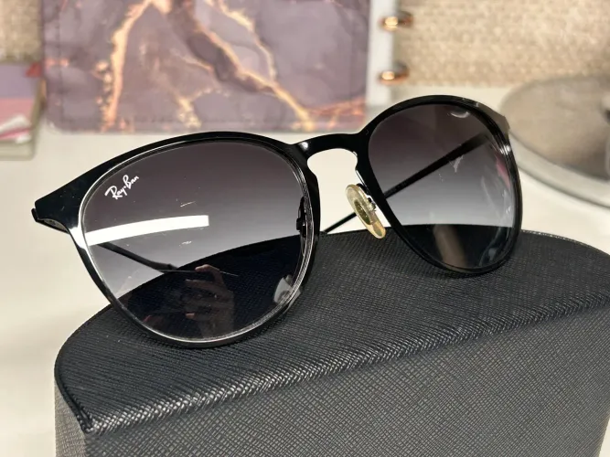 Óculos RAY BAN usado