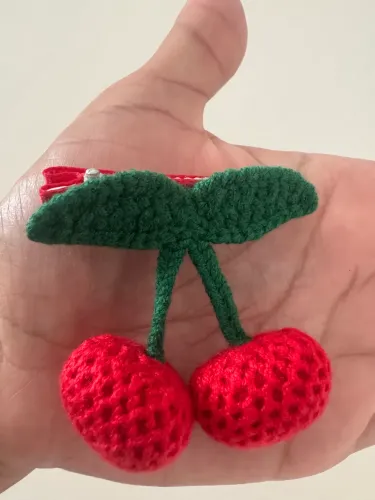Presilhas cerejas da Zara com acabamento em crochê perfeitas! 