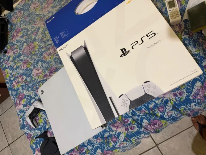 PlayStation 5 Fat com Leitor de Disco - Completo na Caixa - Estado de Novo